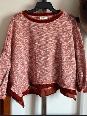 Umgee Rust and Cream Marled Layered Hem Pullover